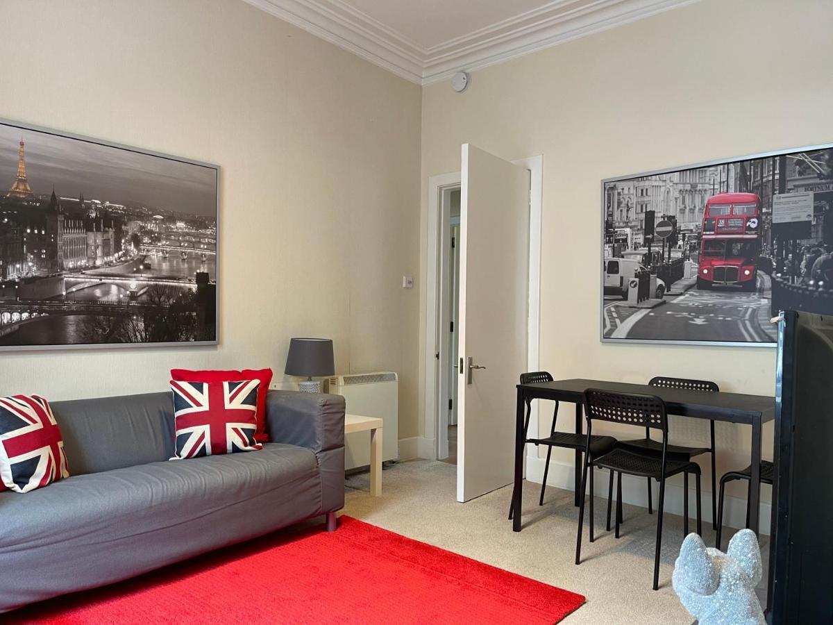 Beautiful 2 Bedroom Apartment- Prime Location, Aberdeen Centre מראה חיצוני תמונה