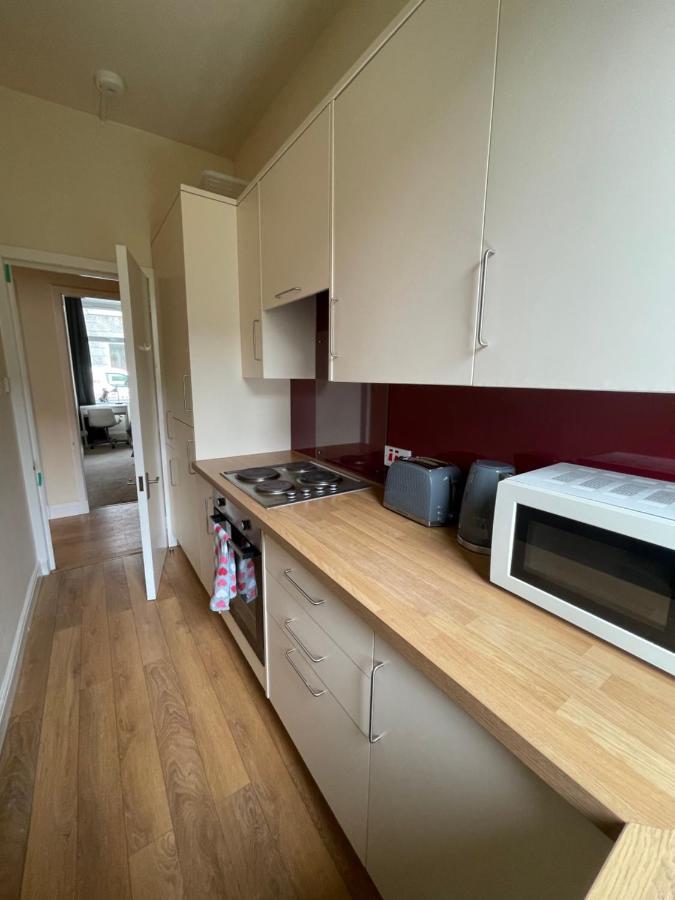 Beautiful 2 Bedroom Apartment- Prime Location, Aberdeen Centre מראה חיצוני תמונה